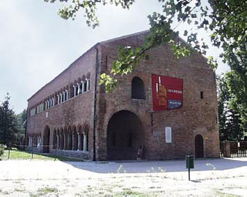Palazzo della Ragione (L)