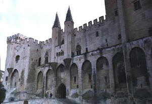 Avignone Palazzo dei Papi (L)